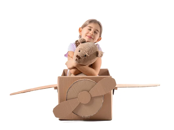 Menina Brincando Com Brinquedo Avião Papelão Fundo Branco — Fotografia de Stock