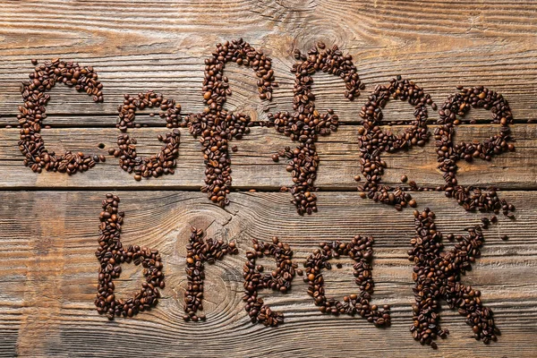 Text Coffee Break Gjord Kaffebönor Trä Bakgrund — Stockfoto