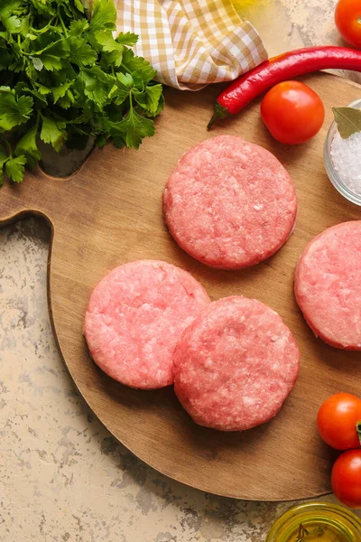 Wooden Raw Cutlets Made Fresh Forcemeat Color Background — Stock Photo, Image