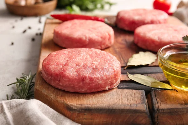 Wooden Board Raw Cutlets Made Fresh Forcemeat Table Closeup — Stock Photo, Image