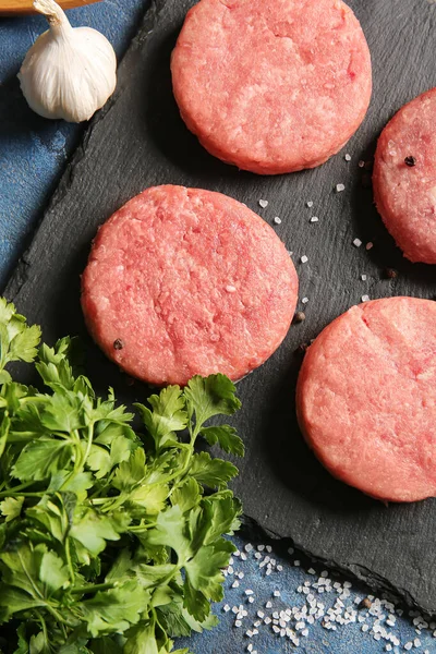 Board Raw Cutlets Made Fresh Forcemeat Color Background — Stock Photo, Image