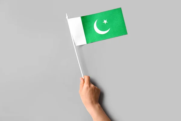 Female Hand Pakistan Flag Light Background — Stock Photo, Image