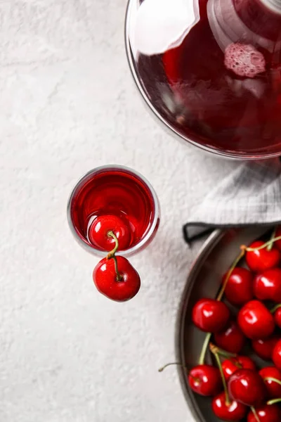 Glass Sweet Cherry Wine Light Background Closeup — Stock Photo, Image