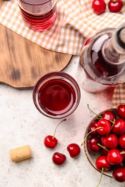 Glasses Bottle Sweet Cherry Wine Light Background Closeup — Stock Photo, Image