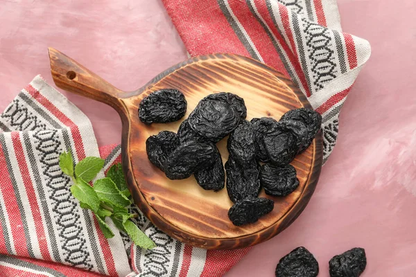 Board Tasty Prunes Color Background — Stock Photo, Image