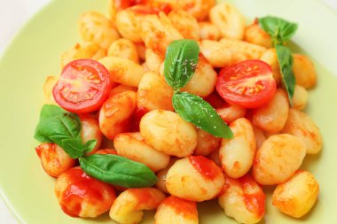 Lezzetli gnocchi tabağı, yakın plan.