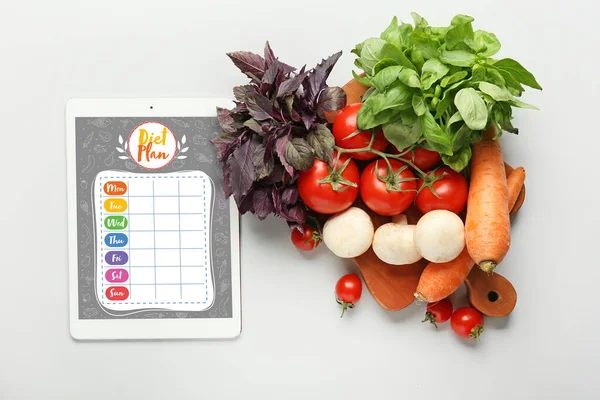 Gezonde Groenten Tablet Computer Met Dieet Plan Het Scherm Tegen — Stockfoto