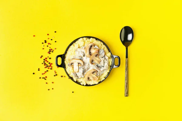 Frying Pan Tasty Mashed Potatoes Mushrooms Color Background — Stock Photo, Image