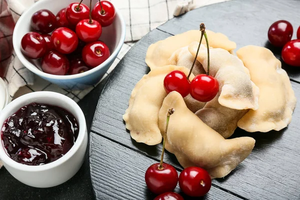 Wooden Board Raw Cherry Dumplings Sauce Berries Table Closeup — Stock Photo, Image