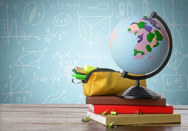 Globe Books School Supplies Table Classroom — Stock Photo, Image