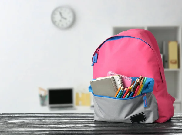 School Backpack Supplies Table Home — Stock Photo, Image