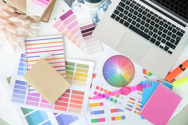 Modern Laptop Color Palettes Table Graphic Designer Office — Stock Photo, Image