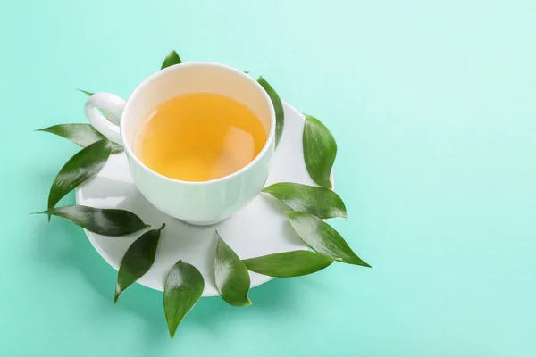 Cup Tea Green Leaves Color Background Closeup — Stock Photo, Image