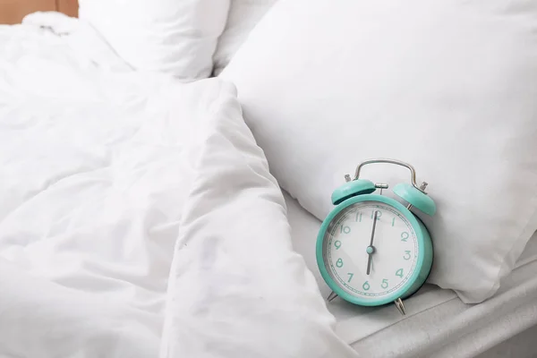 Elegante Sveglia Sul Letto — Foto Stock