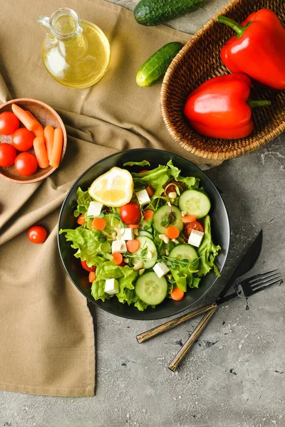 Plate Tasty Fresh Vegetable Salad Grunge Table — Stock Photo, Image