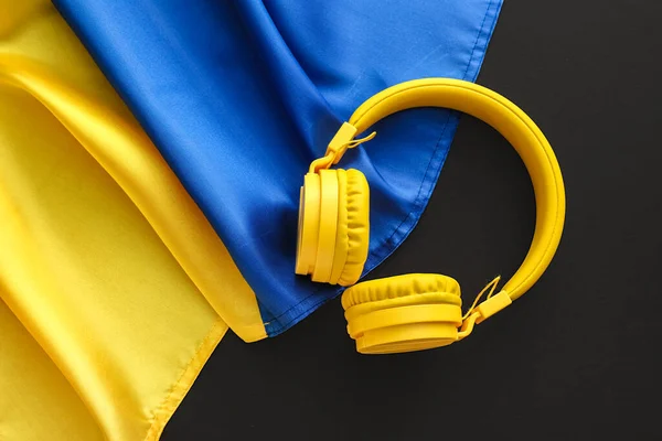 Vlag Van Oekraïne Koptelefoon Donkere Achtergrond — Stockfoto