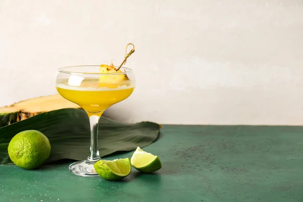 Glass Pineapple Daiquiri Cocktail Light Background — Stock Photo, Image
