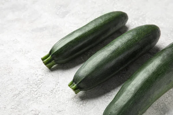 Zucchine Fresche Fondo Chiaro Primo Piano — Foto Stock