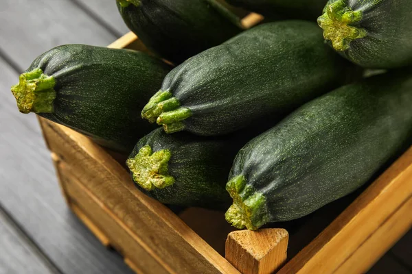 Wooden Box Fresh Zucchini Squashes Dark Wooden Background Closeup — Stock Photo, Image