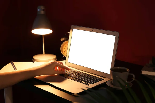 Woman Working Laptop Office Night — Stock Photo, Image