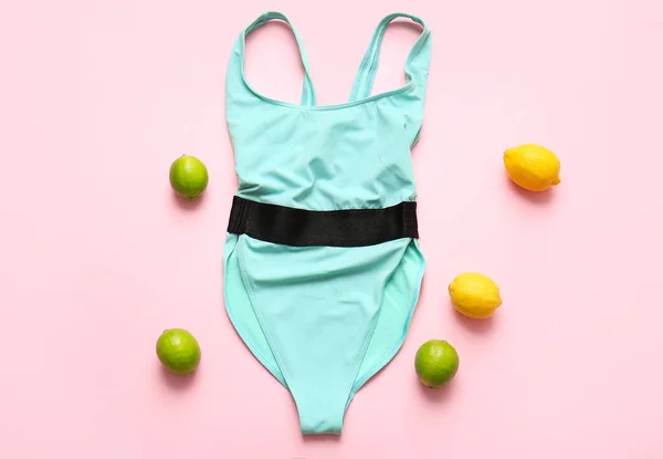 スタイリッシュな水着 ライム レモンの色の背景 — ストック写真