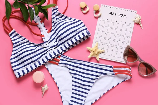 Kalender Strand Accessoires Kleur Achtergrond — Stockfoto