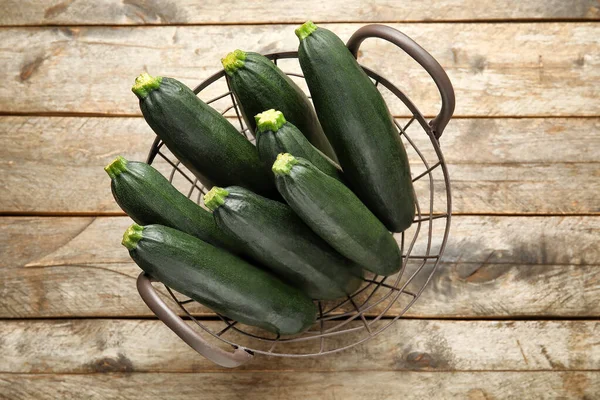 Basket Fresh Zucchini Squashes Wooden Background — Stock Photo, Image