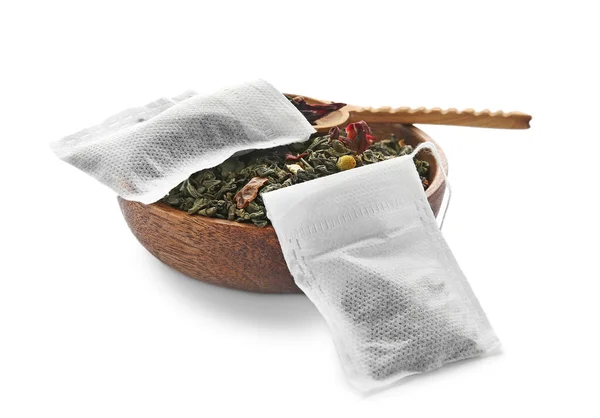 Tea Zsák Tál Száraz Levelek Fehér Alapon — Stock Fotó