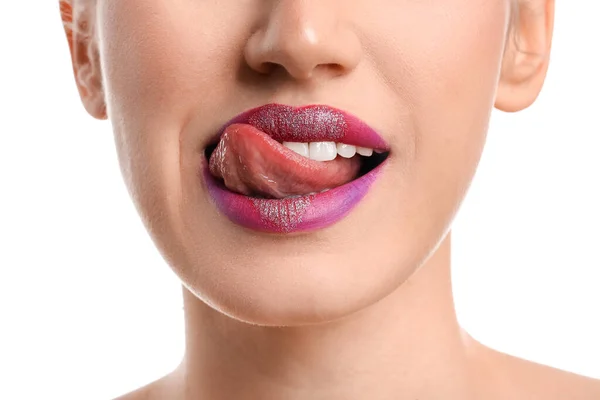 Hermosa Joven Con Corazón Los Labios Sobre Fondo Blanco Primer — Foto de Stock