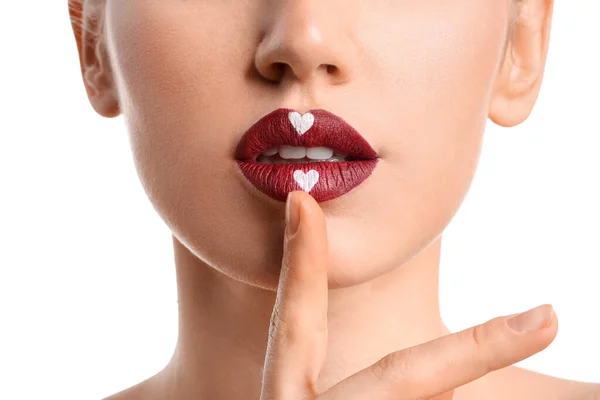 Mooie Jonge Vrouw Met Harten Lippen Tegen Witte Achtergrond Close — Stockfoto