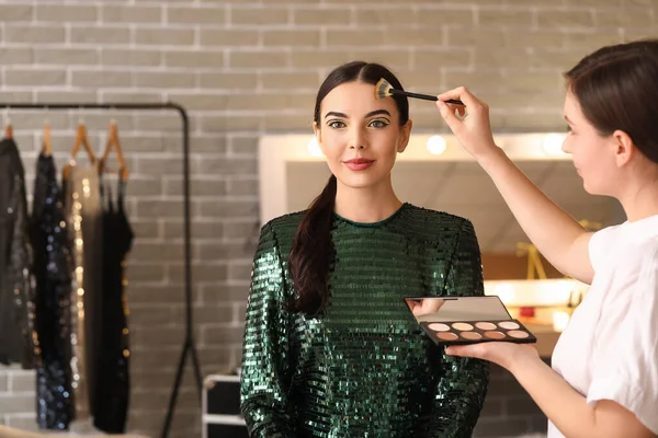 Makeup Artist Working Client Beauty Salon — Stock Photo, Image