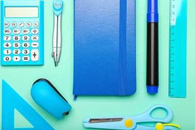 Okul malzemeleri renk arkaplanı