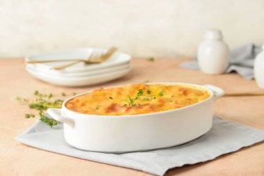 Masada patates püresi ve güveç