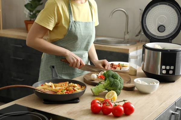 Woman Cutting Mushroom Kitchen — Stock Photo, Image