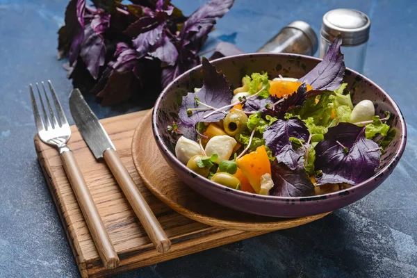 Plate Tasty Fresh Salad Color Background Closeup — Stock Photo, Image