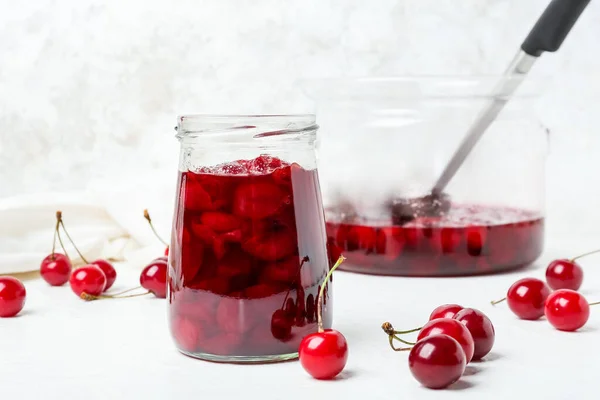 Jar Tasty Cherry Jam Light Background — Stock Photo, Image