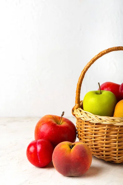 Basket Fresh Fruits Light Background — Stock Photo, Image