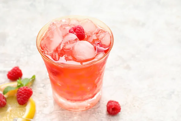 Glass Delicious Raspberry Lemonade Light Background — Stock Photo, Image