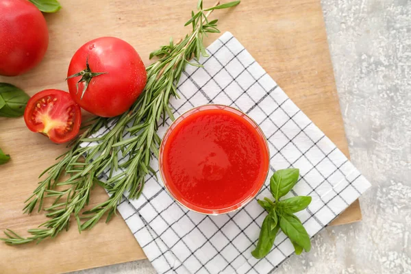 Copo Suco Tomate Saboroso Mesa — Fotografia de Stock