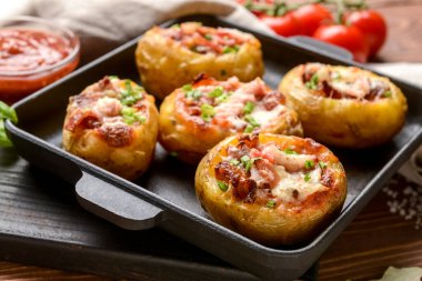 Kızartma tavası ve fırında patates