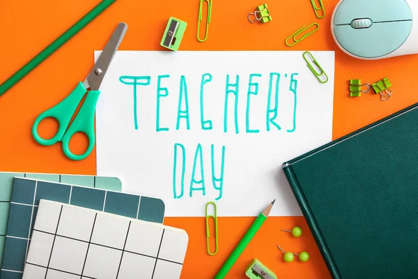 Papel Com Texto Teacher Day Artigos Papelaria Sobre Fundo Colorido — Fotografia de Stock