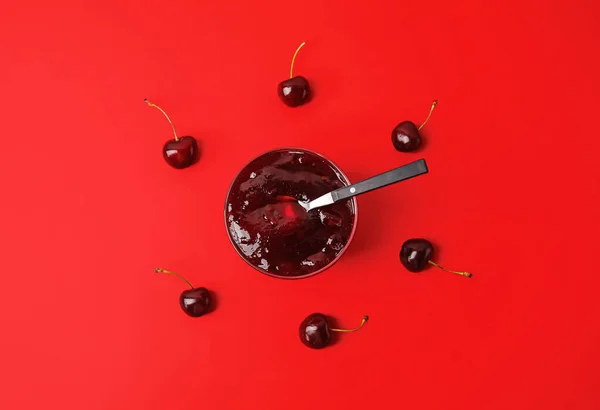 Bowl Tasty Cherry Jam Color Background — Stock Photo, Image