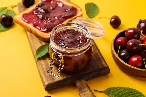 Jar Toast Cherry Jam Color Background — Stock Photo, Image