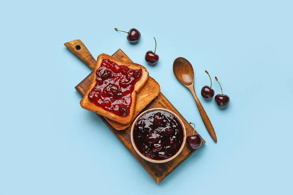 Bowl Toasts Cherry Jam Color Background — Stock Photo, Image