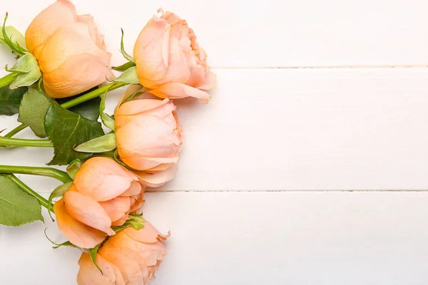 Όμορφα Τριαντάφυλλα Παιώνιας Ανοιχτό Ξύλινο Φόντο — Φωτογραφία Αρχείου