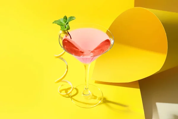 Glass Tasty Cosmopolitan Cocktail Color Background — Stock Photo, Image