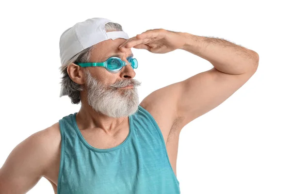 Beyaz Arka Planda Yüzme Gözlüklü Yakışıklı Olgun Bir Adam — Stok fotoğraf