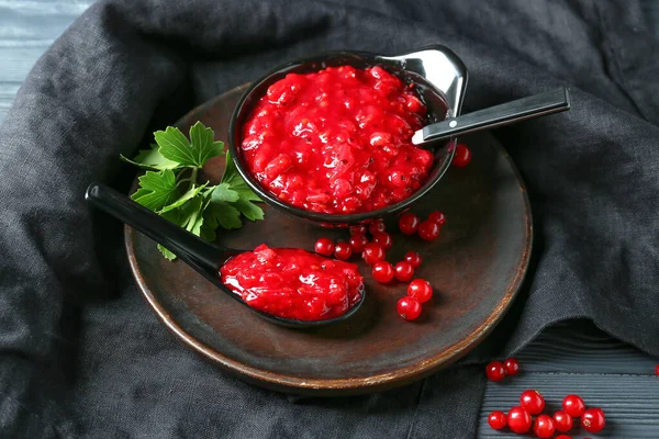 Composition Avec Une Délicieuse Confiture Groseilles Rouges Sur Fond Sombre — Photo