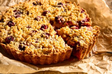 Lezzetli kirazlı parşömen, yakın plan.