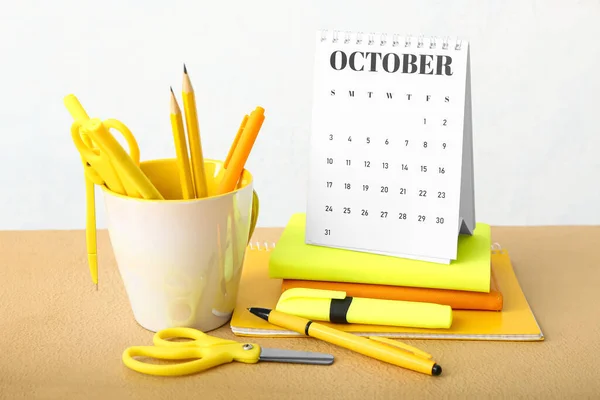 Flip Calendar Stationery Supplies Table White Wall — Stock Photo, Image